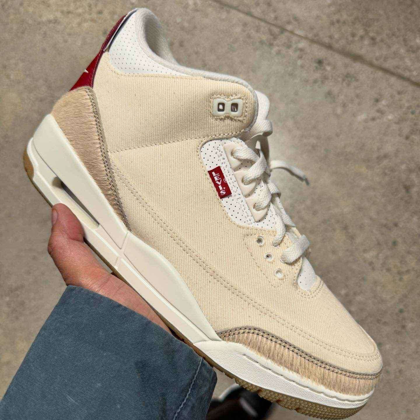 Levi's® × NIKE AIR JORDAN 3 “Sail” が2026年春に発売予定