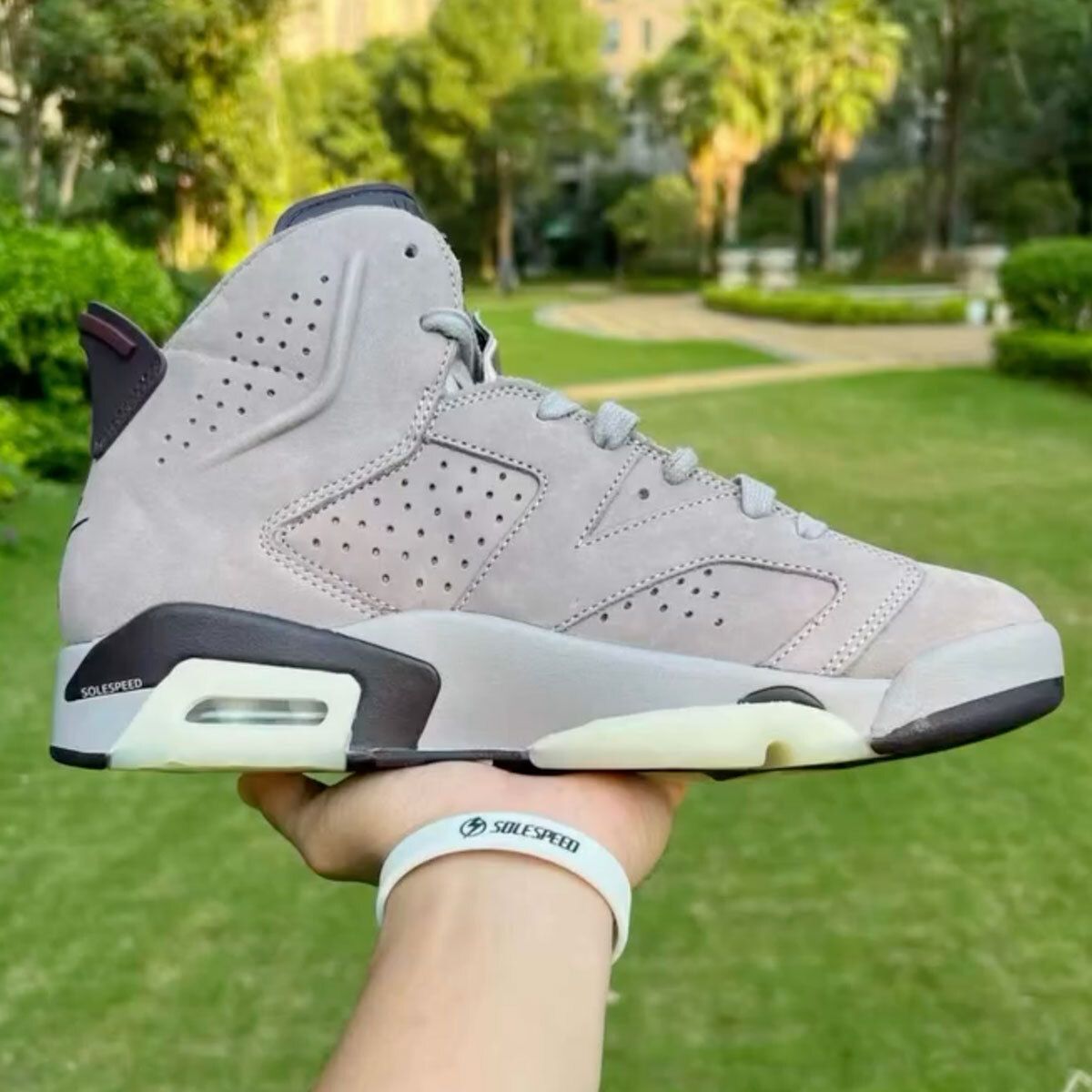 A Ma Maniére × NIKE AIR JORDAN 6 が12月5日(金)に発売予定