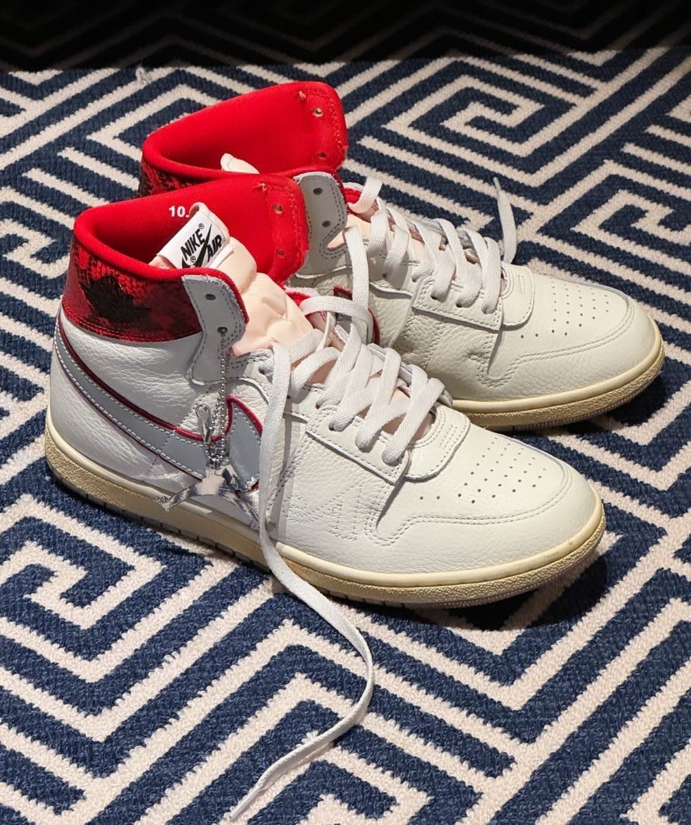 Awake NY × NIKE の AIR SHIP “University Red” が特別価格で発売