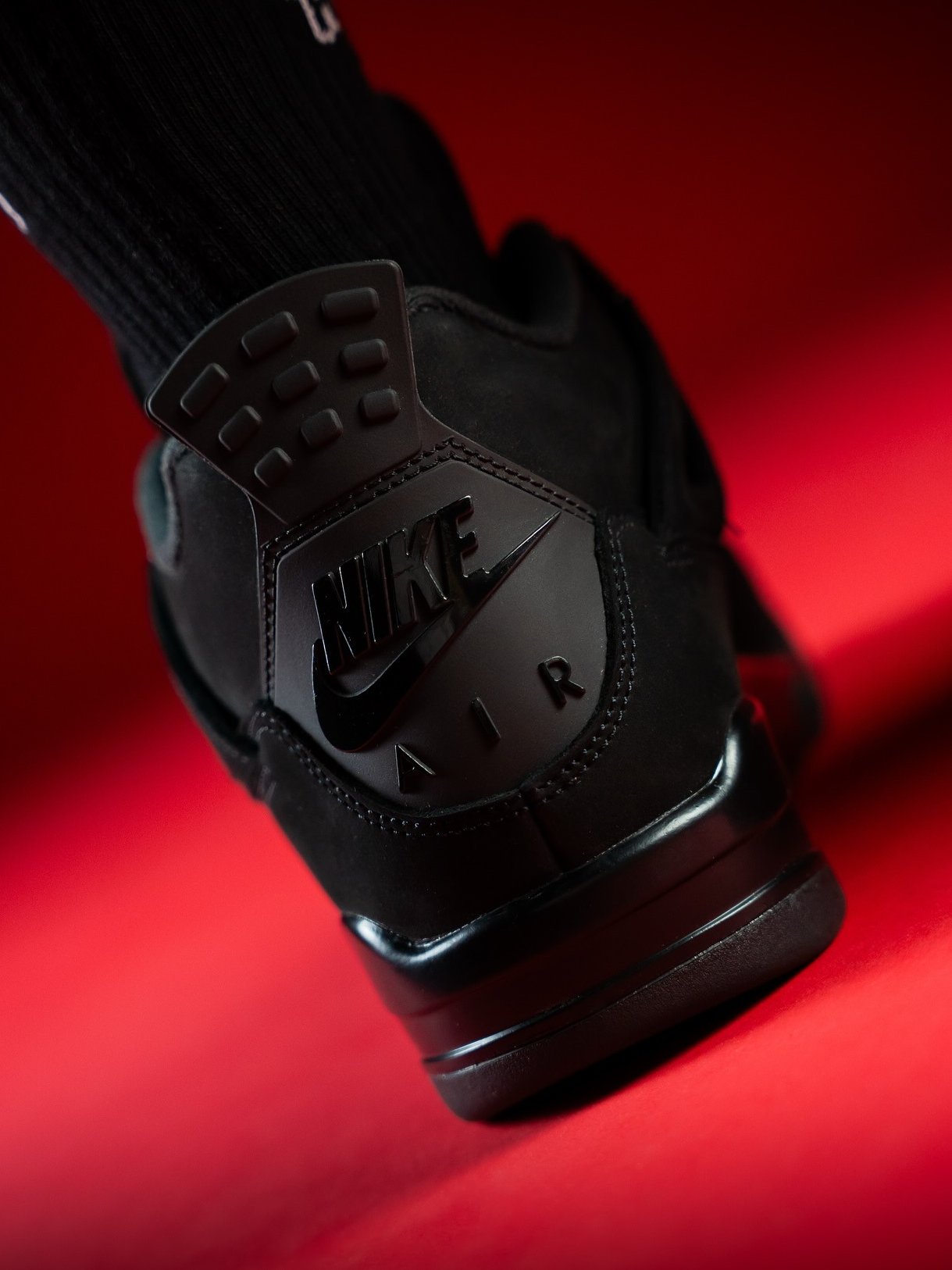 【国内取扱店を追加】NIKE AIR JORDAN 4 RETRO “Black Cat” が11月28日(金)発売