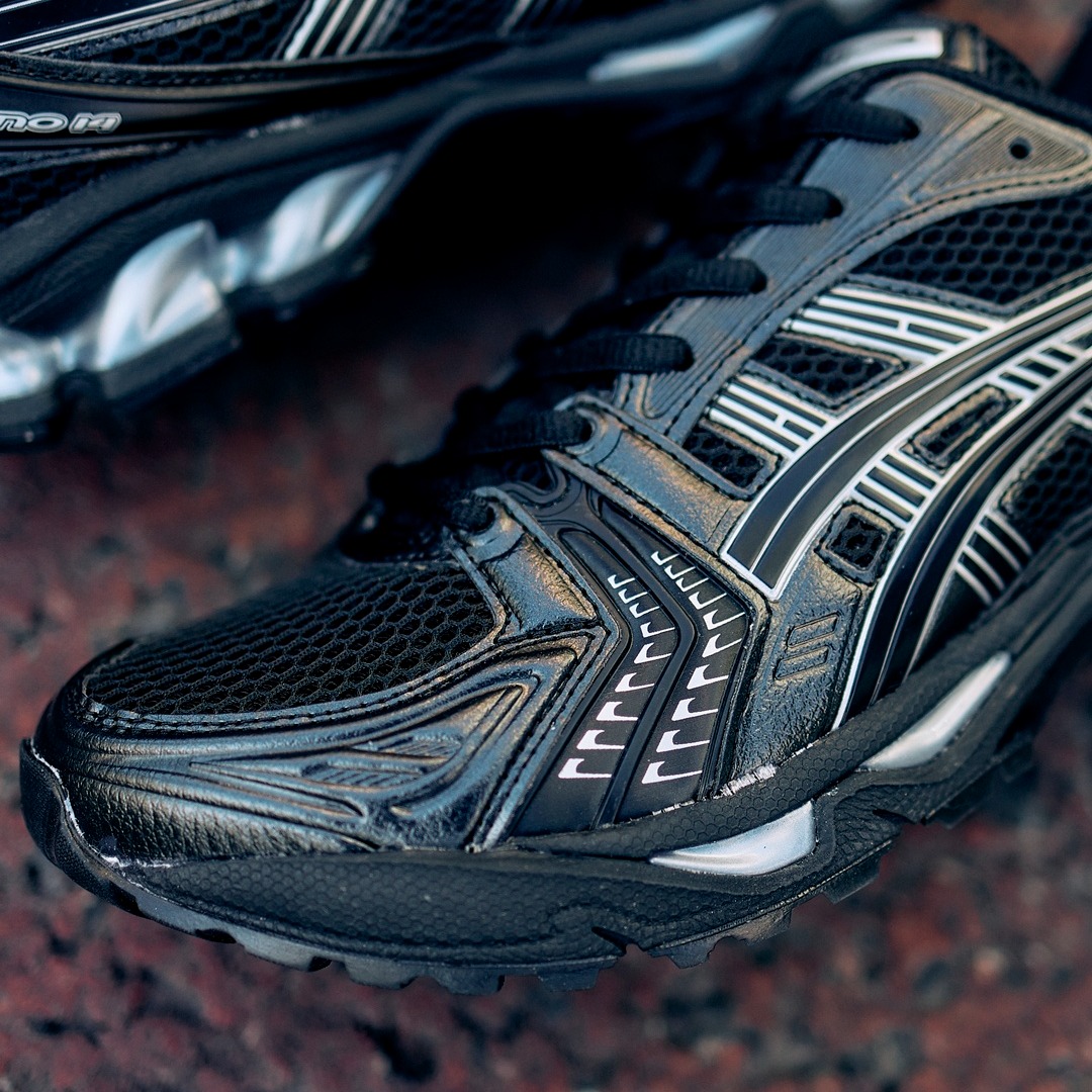 ASICS GEL-KAYANO 14 “Black/Pure Silver”、“White/Pure Gold” が11月6日(木)再販
