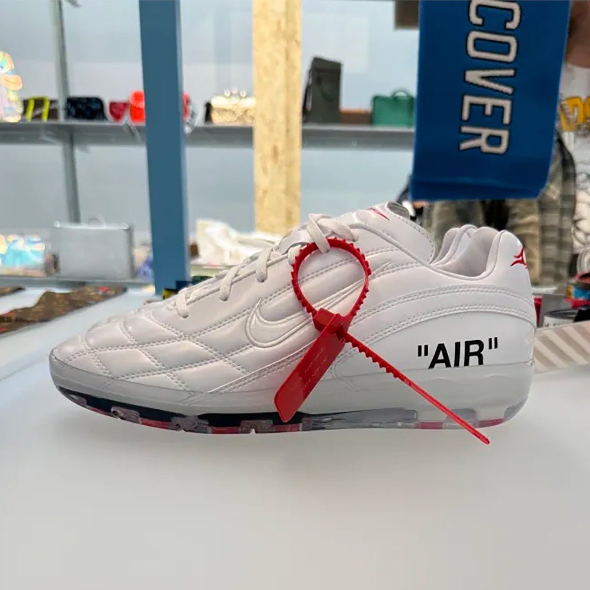 Off-White™ × NIKE CRYO SHOT “Virgil Abloh Archives” が2026年発売予定