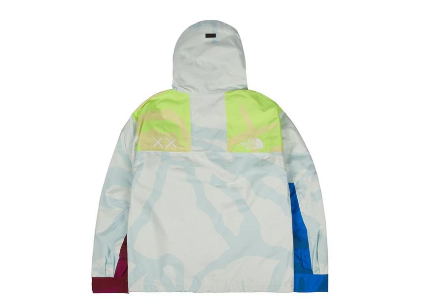 THE NORTH FACE × KAWS の 1986 Retro Mountain Jacket が発売