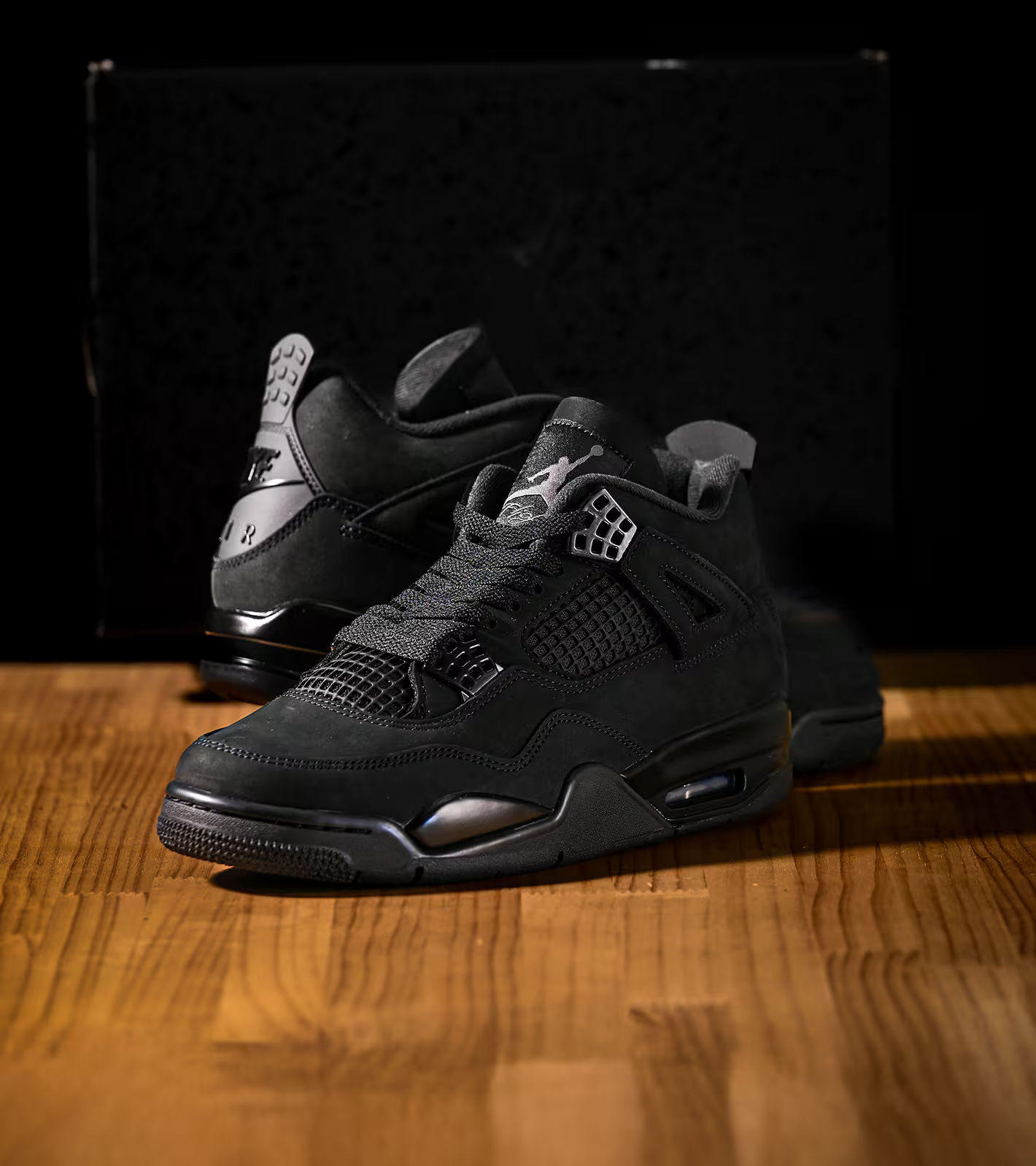 NIKE AIR JORDAN 4 RETRO “Black Cat” が11月28日(金)発売