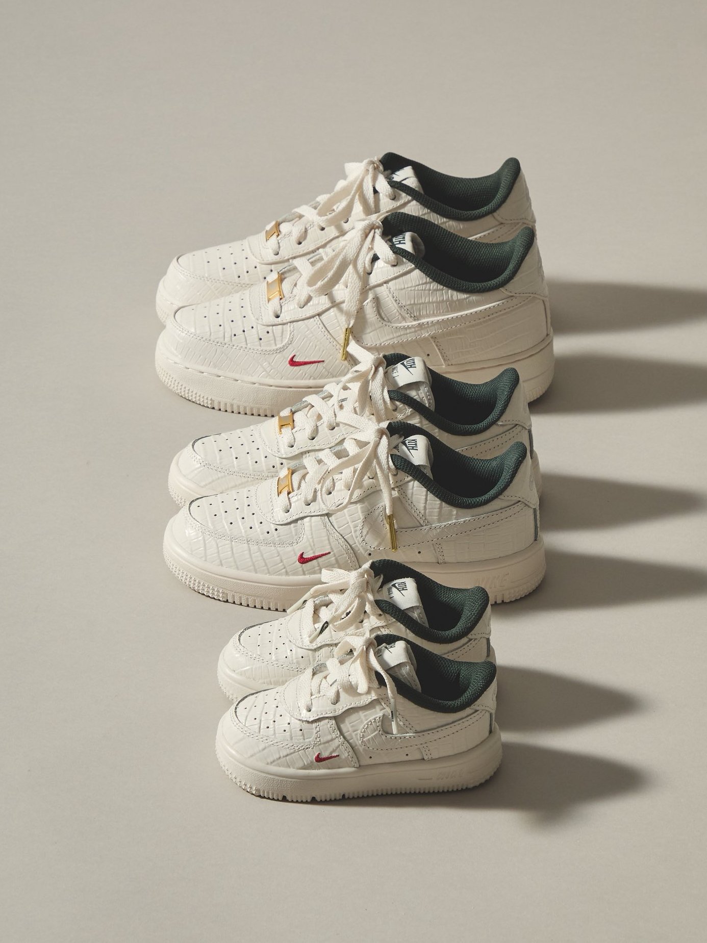 KITH × NIKE AIR FORCE 1 “Phantom” が公開