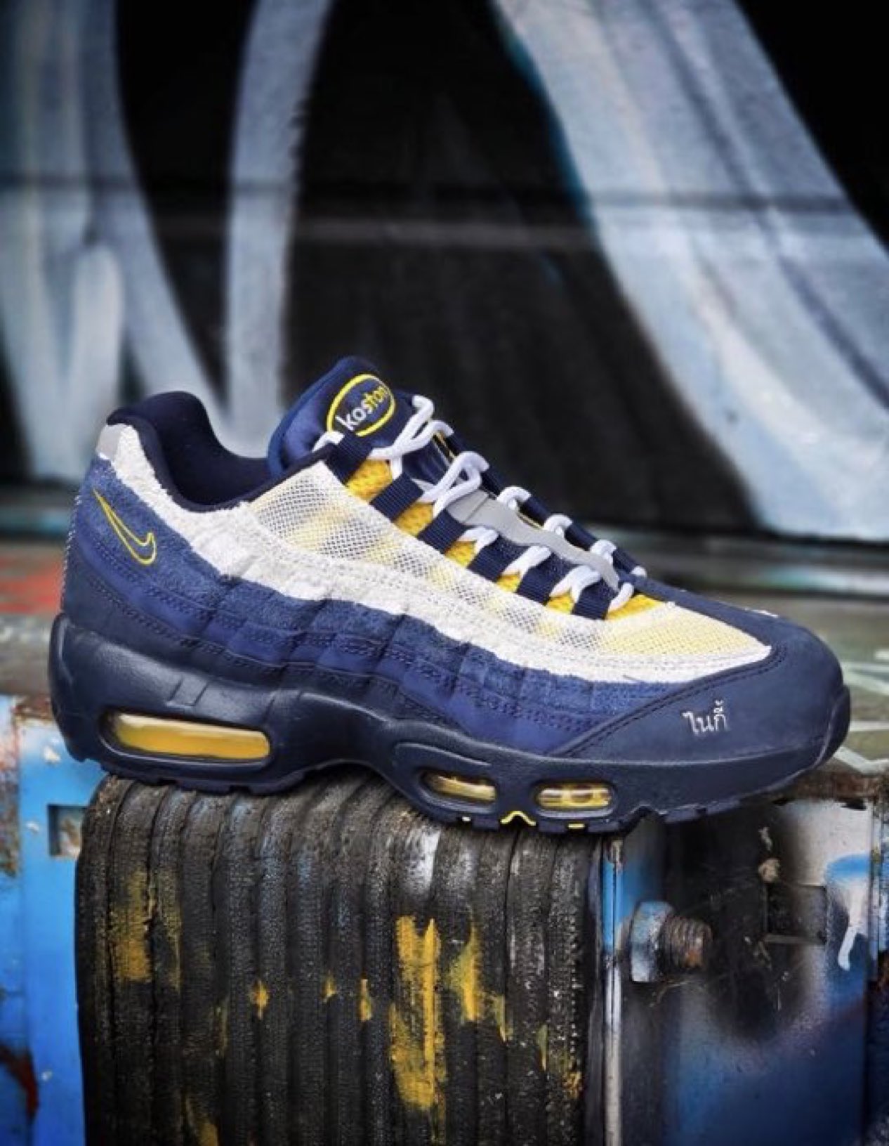 Eric Koston × NIKE SB AIR MAX 95 “Obsidian Speed Yellow” が国内11月28日(金)発売予定