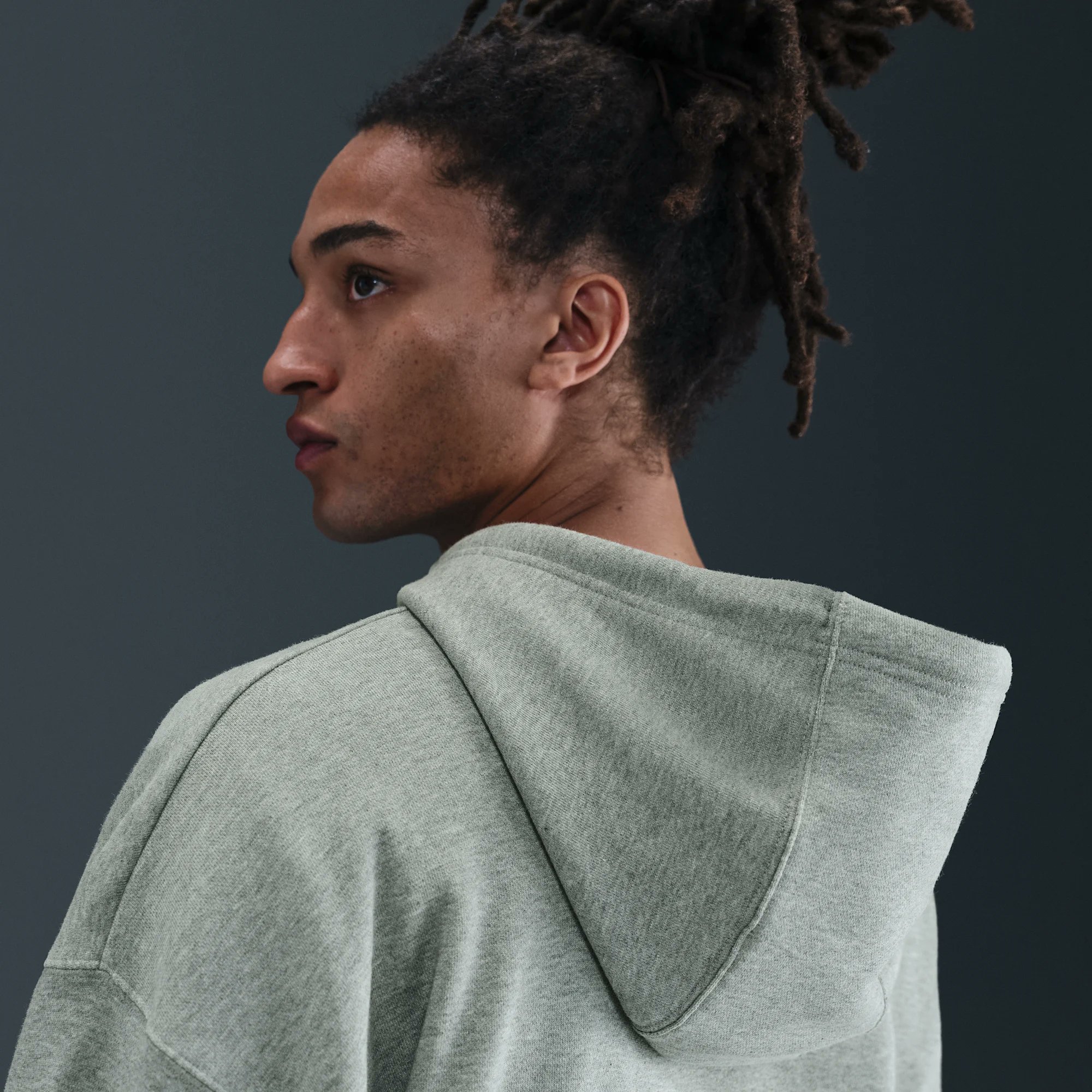 Stranger Things × NIKE の最新コラボアパレルが公開