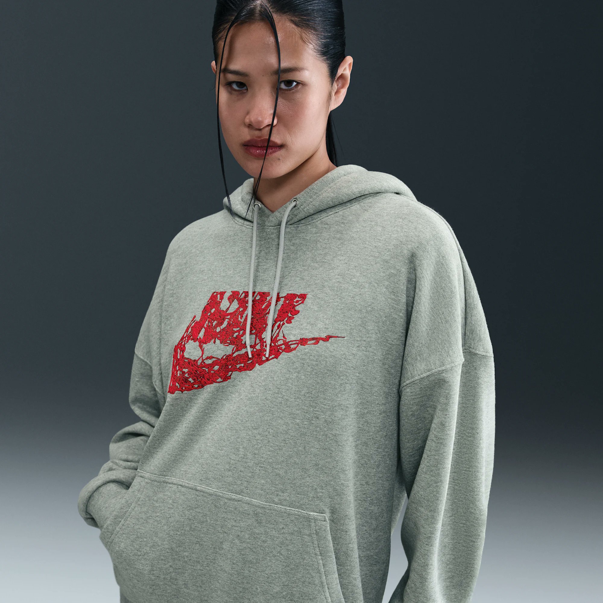 Stranger Things × NIKE の最新コラボアパレルが公開