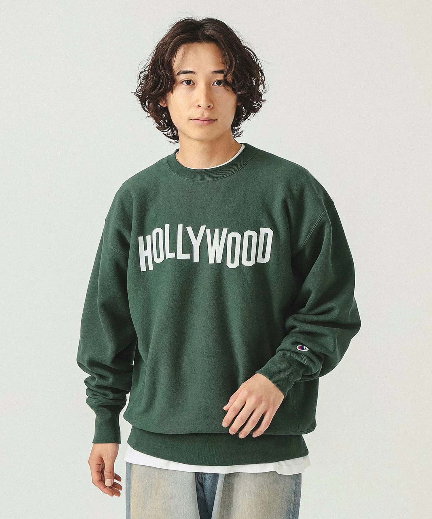 BEAMS × Champion の REVERSE WEAVE® City Crew Sweat が発売