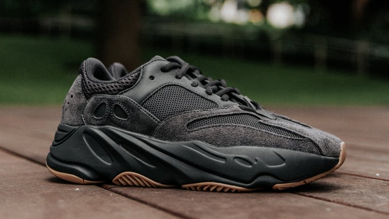 YEEZY BOOST 700 “Utility Black” が発売