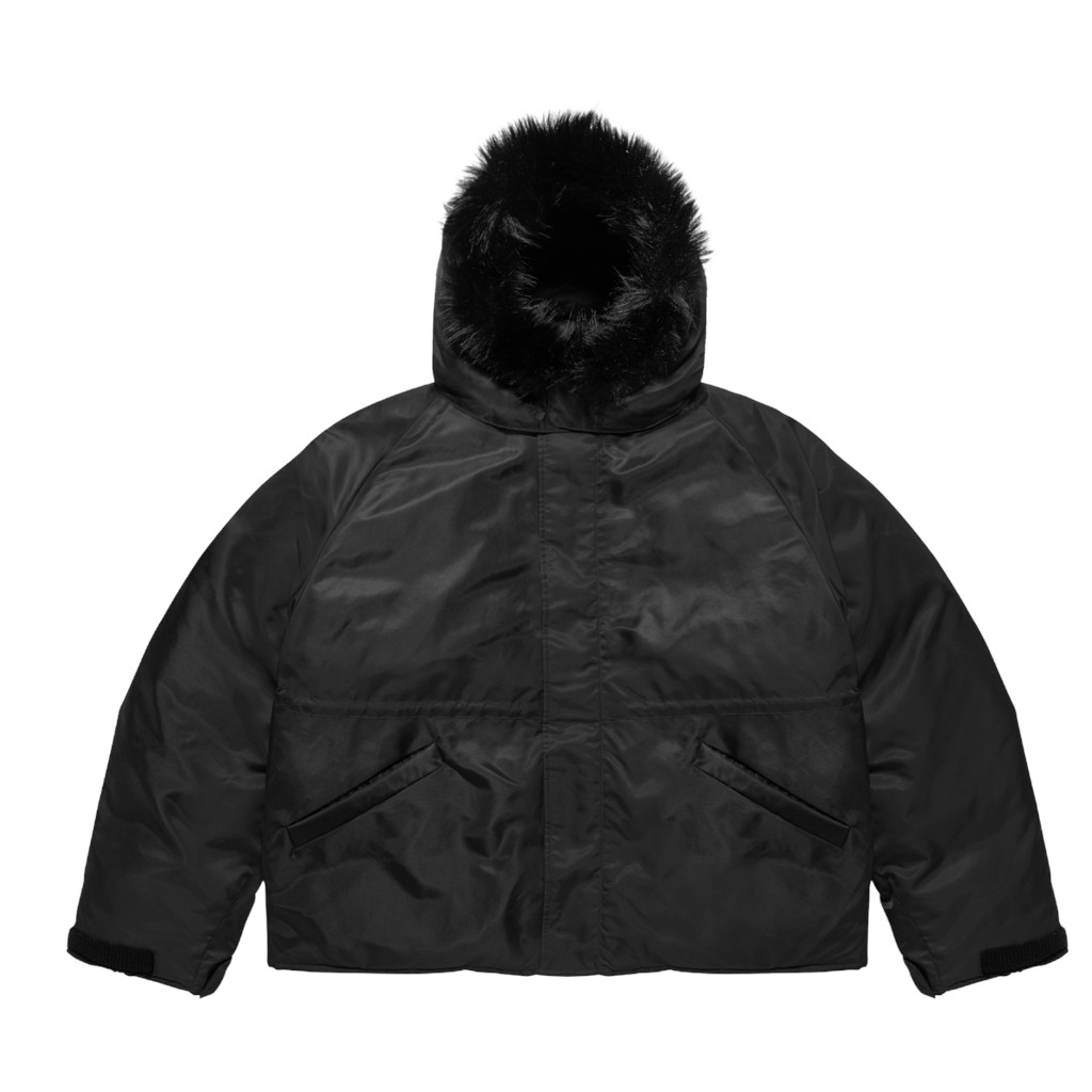 Ye が Travis Scott のライブで YEEZY の PK-01 Jacket を着用