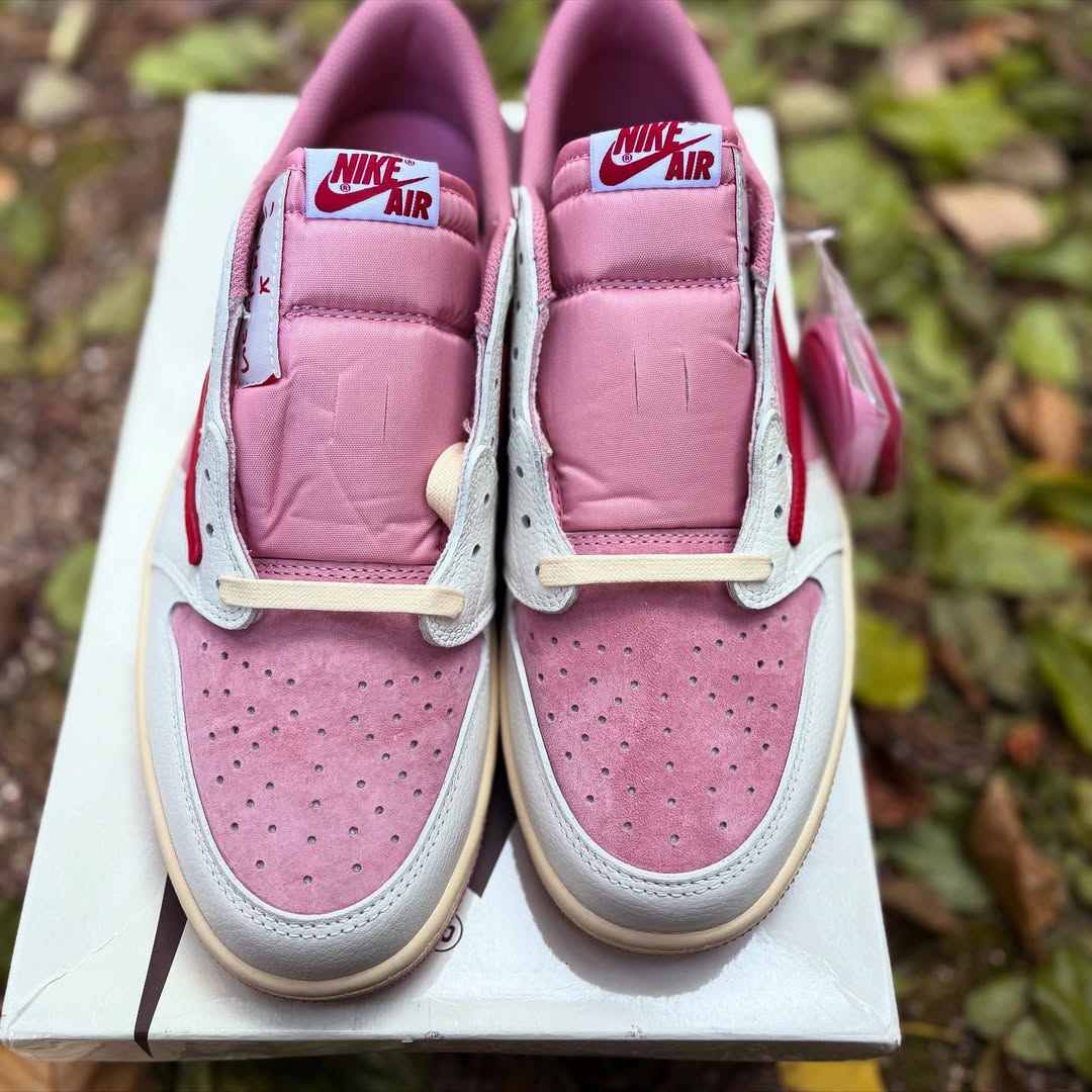 Travis Scott × NIKE AIR JORDAN 1 LOW “Sail Shy Pink” が2026年夏に発売予定