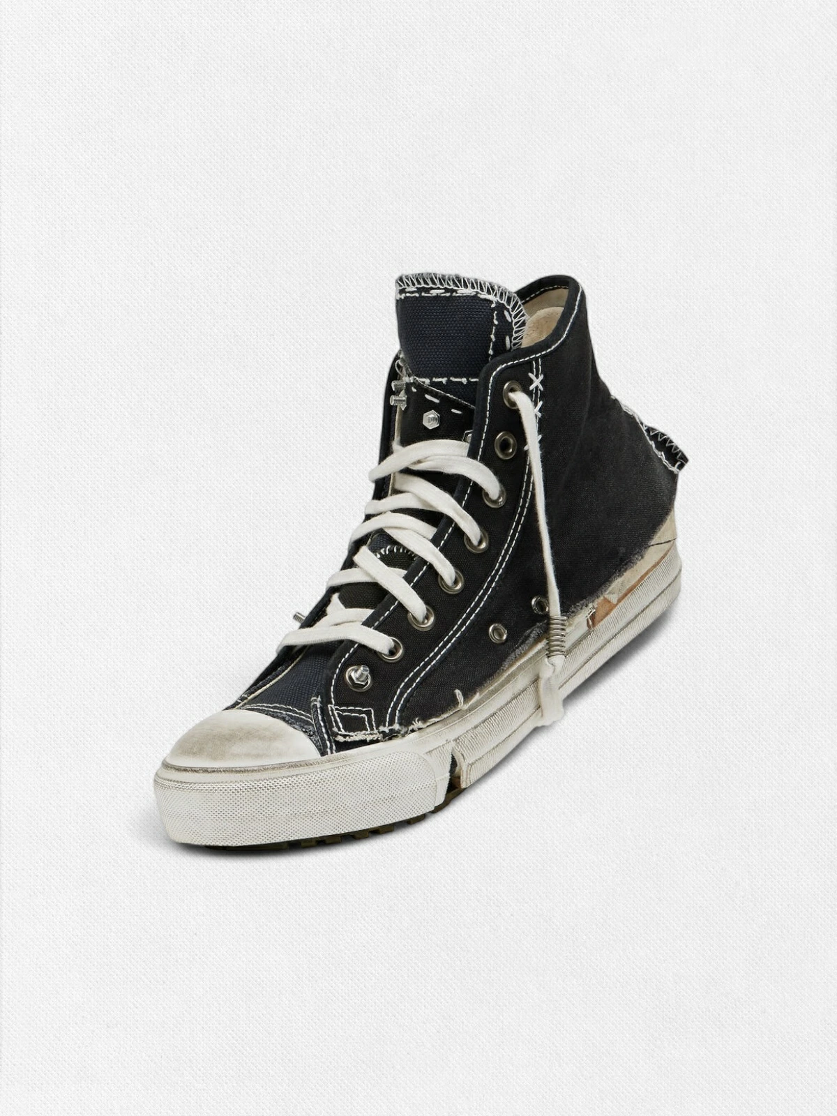 Maison Margiela の Love To Death Sneakers が発売