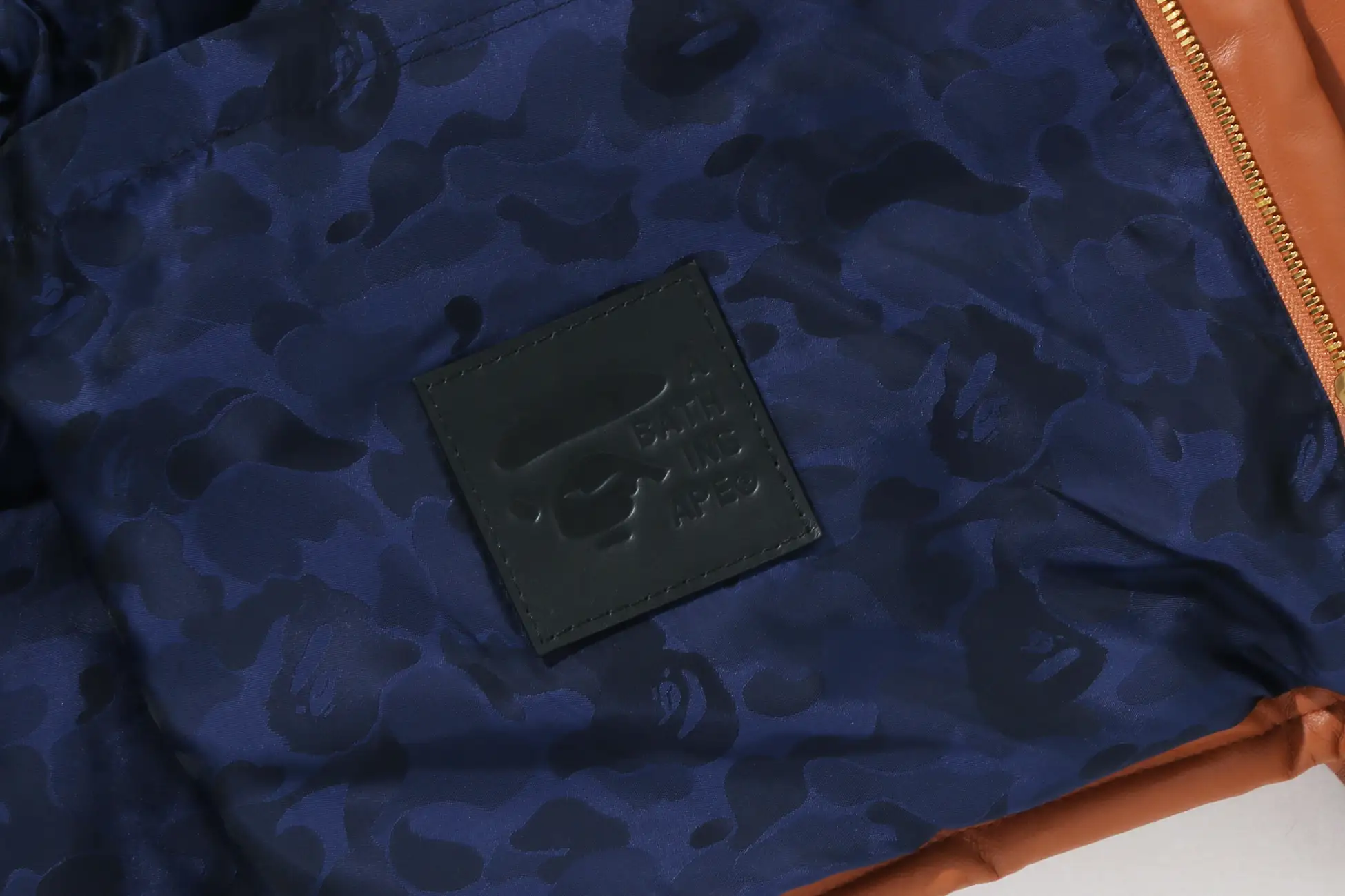 BAPE®『LEATHER CLASSIC DOWN JACKET』の25周年モデルが11月29日(土)発売