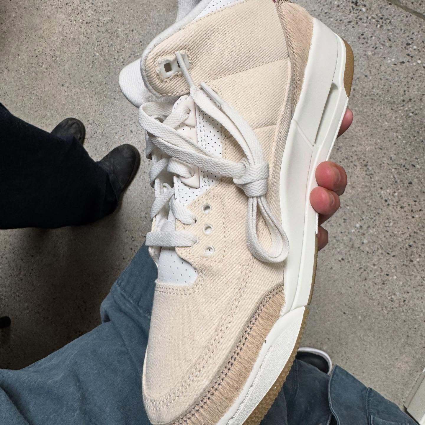 Levi's® × NIKE AIR JORDAN 3 “Sail” が2026年春に発売予定