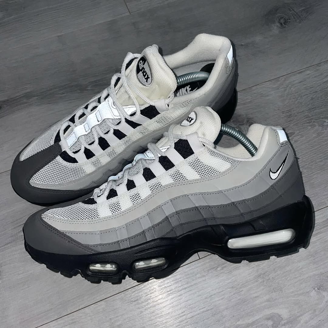 NIKE AIR MAX 95 BIG BUBBLE “Granite” が UNDEFEATED オンラインにて発売