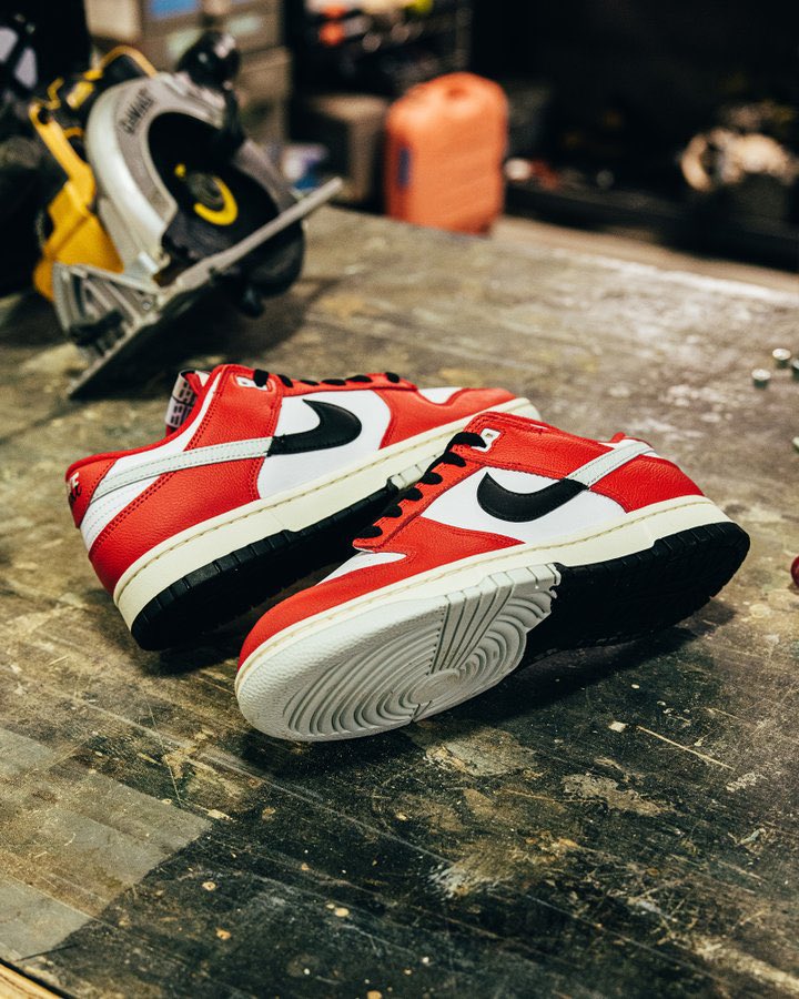 NIKE DUNK LOW RETRO PRM “Chicago Split” が発売