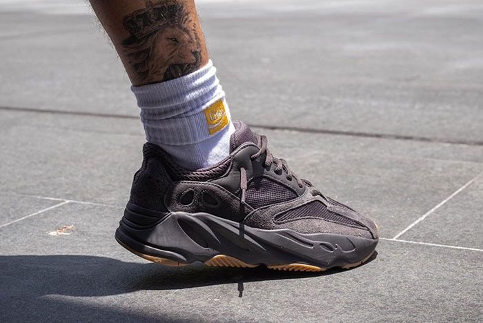 YEEZY BOOST 700 “Utility Black” が発売