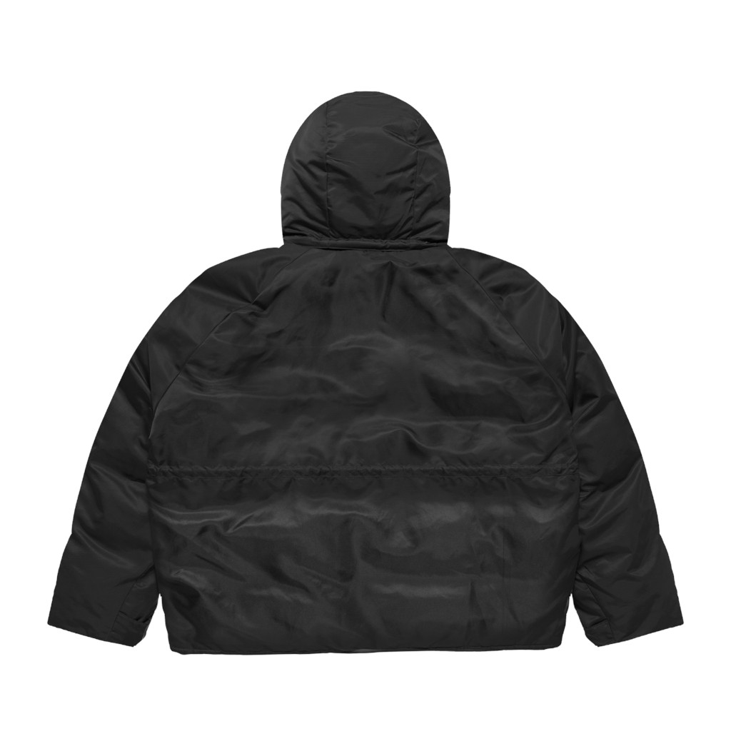 Ye が Travis Scott のライブで YEEZY の PK-01 Jacket を着用