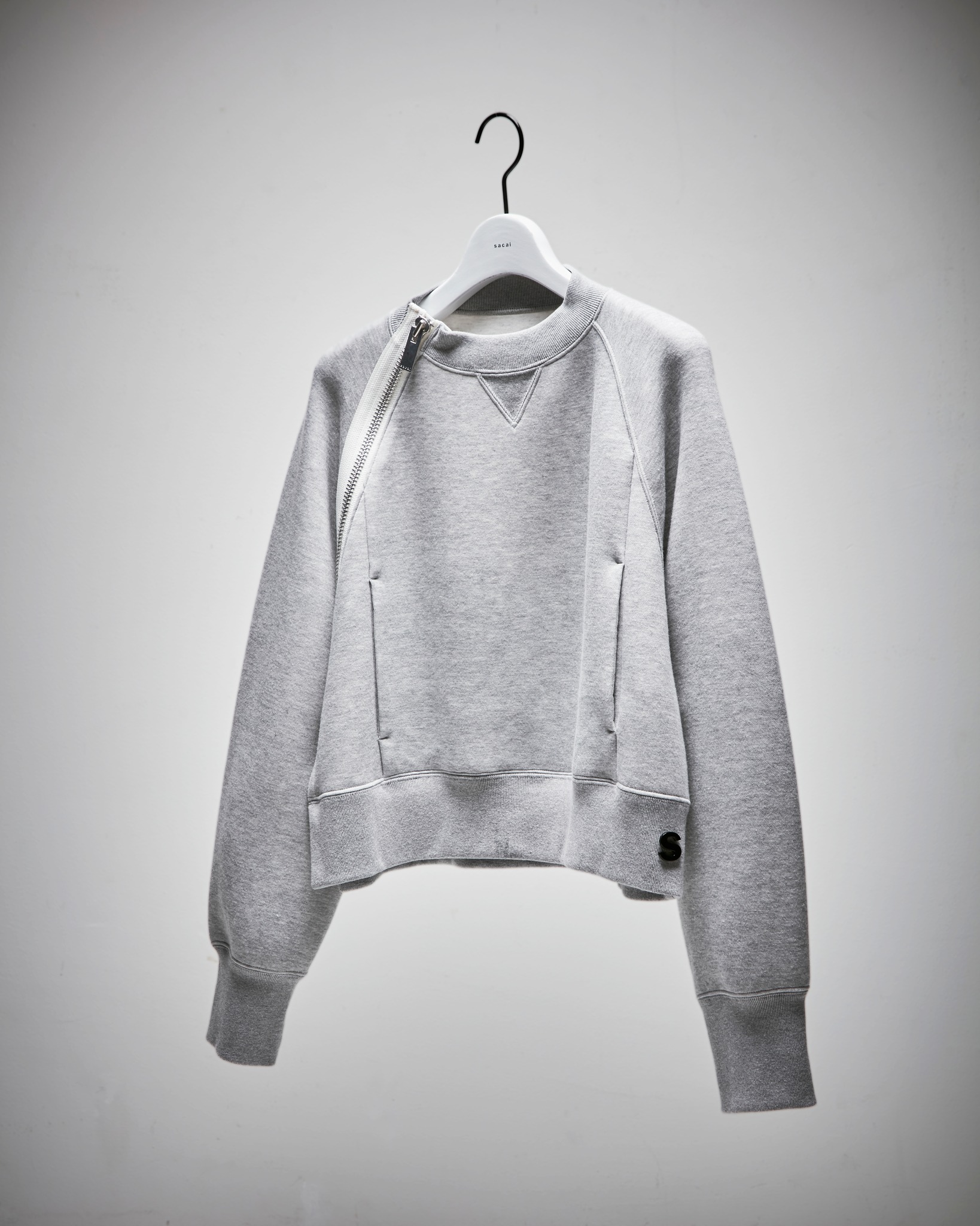 sacai から Classics 2026年春夏コレクションが11月21日(金)発売