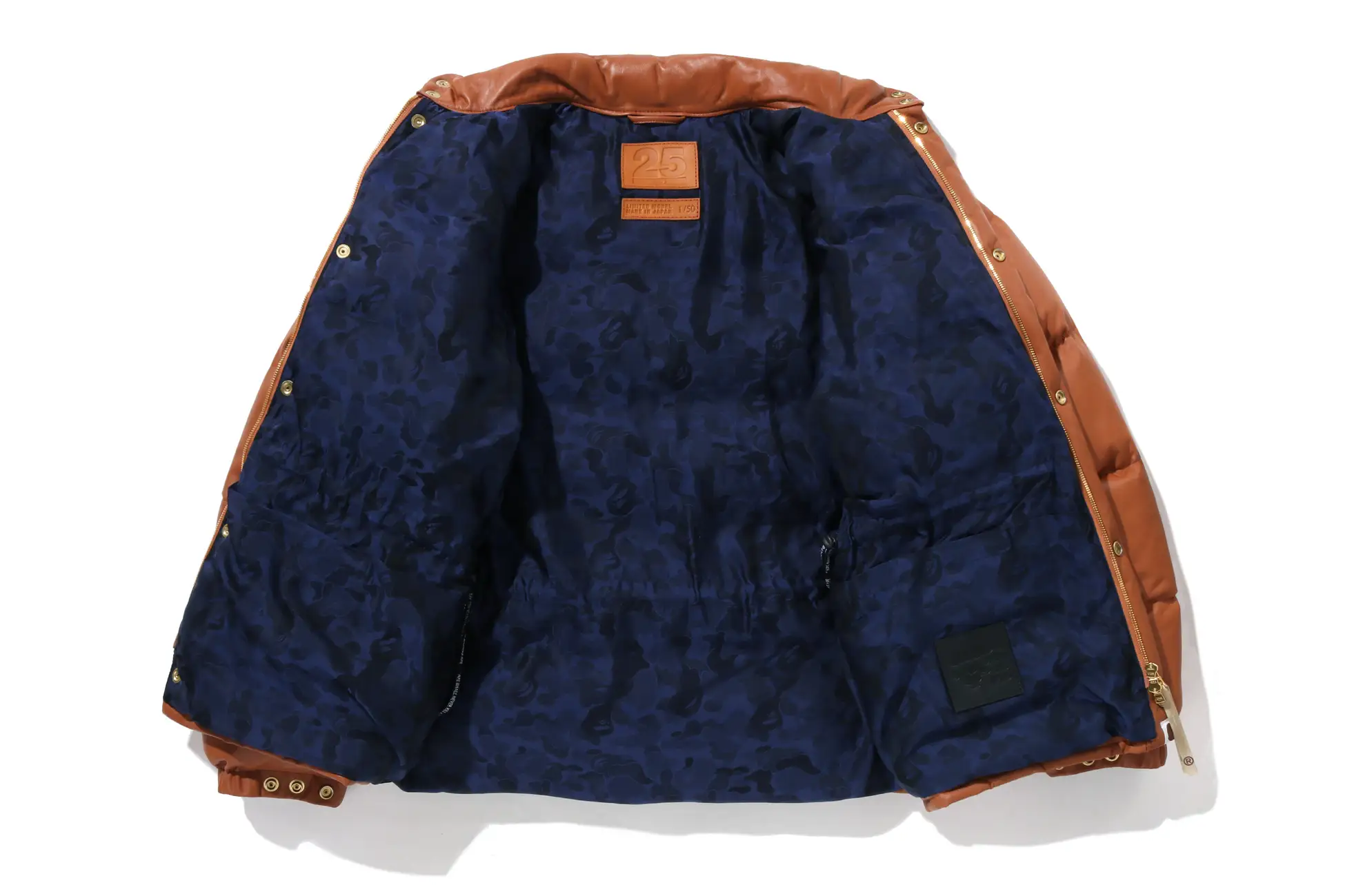 BAPE®『LEATHER CLASSIC DOWN JACKET』の25周年モデルが11月29日(土)発売