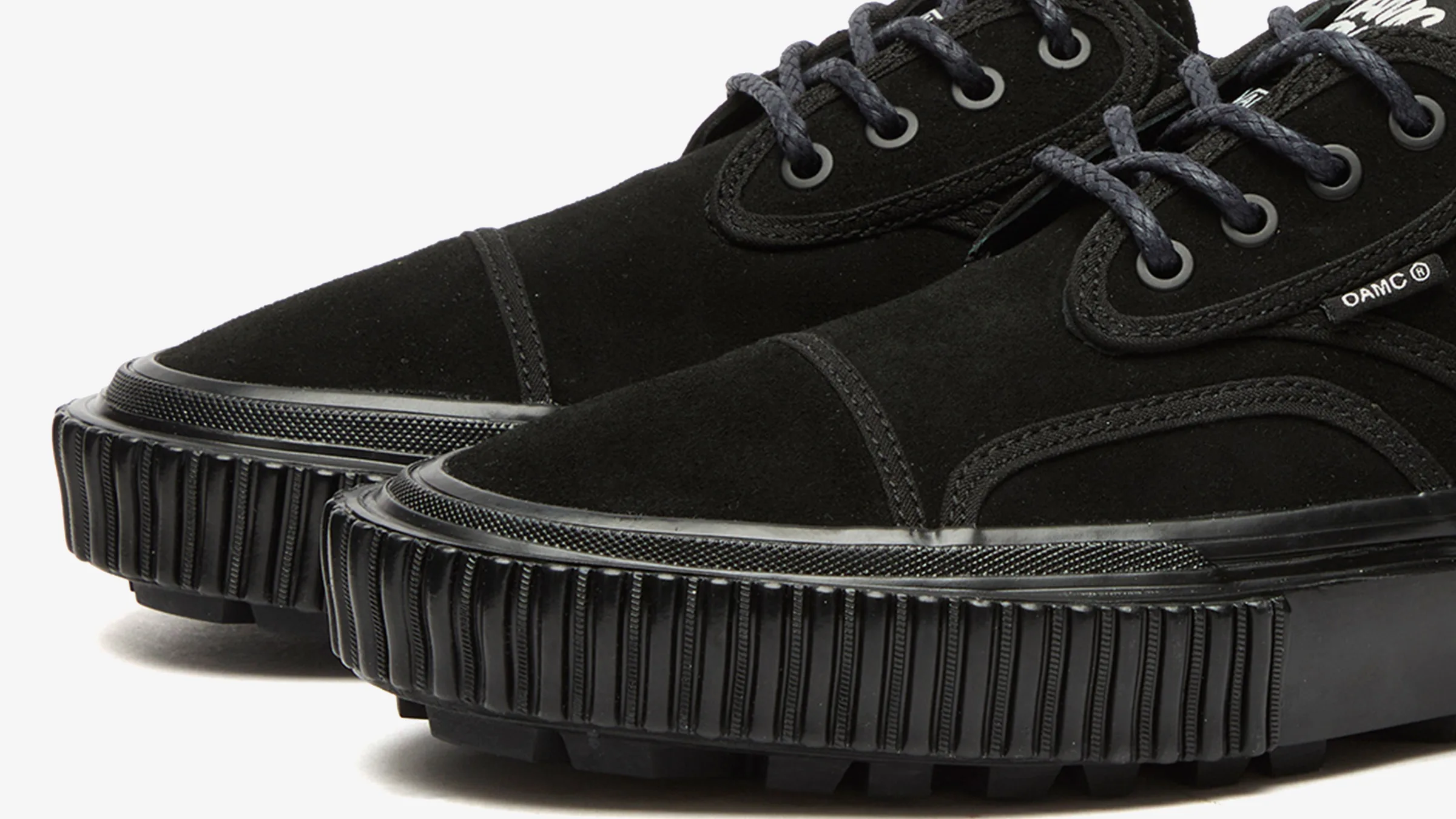 WTAPS × OAMC × VANS OTW のトリプルコラボスニーカーが発売予定
