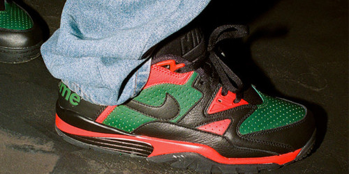 Supreme × NIKE の CROSS TRAINER LOW “Black” が発売