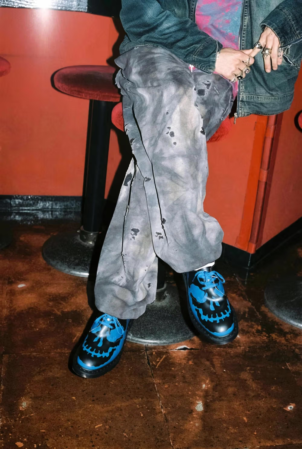 Supreme × Dr.Martens の2025年秋冬コラボシューズが発表