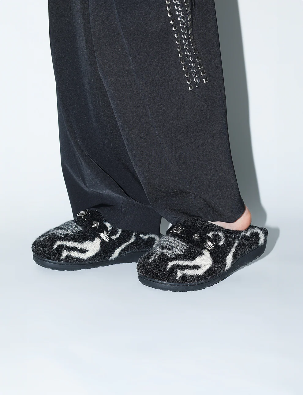 TOGA × SUBU の初コラボシューズが11月28日(金)発売