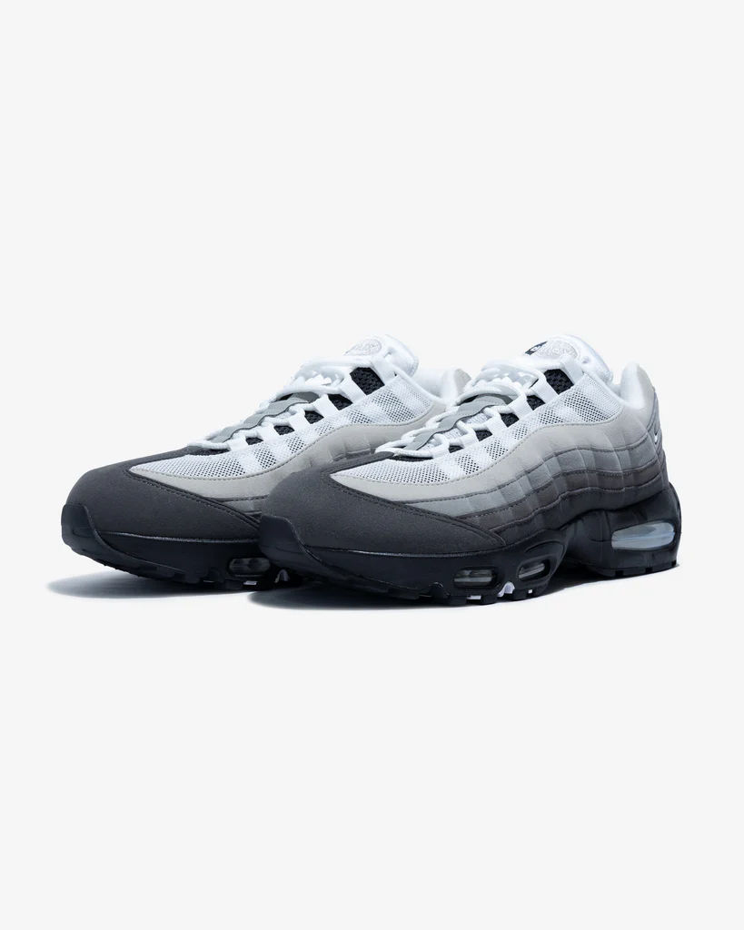 NIKE AIR MAX 95 BIG BUBBLE “Granite” が UNDEFEATED オンラインにて発売
