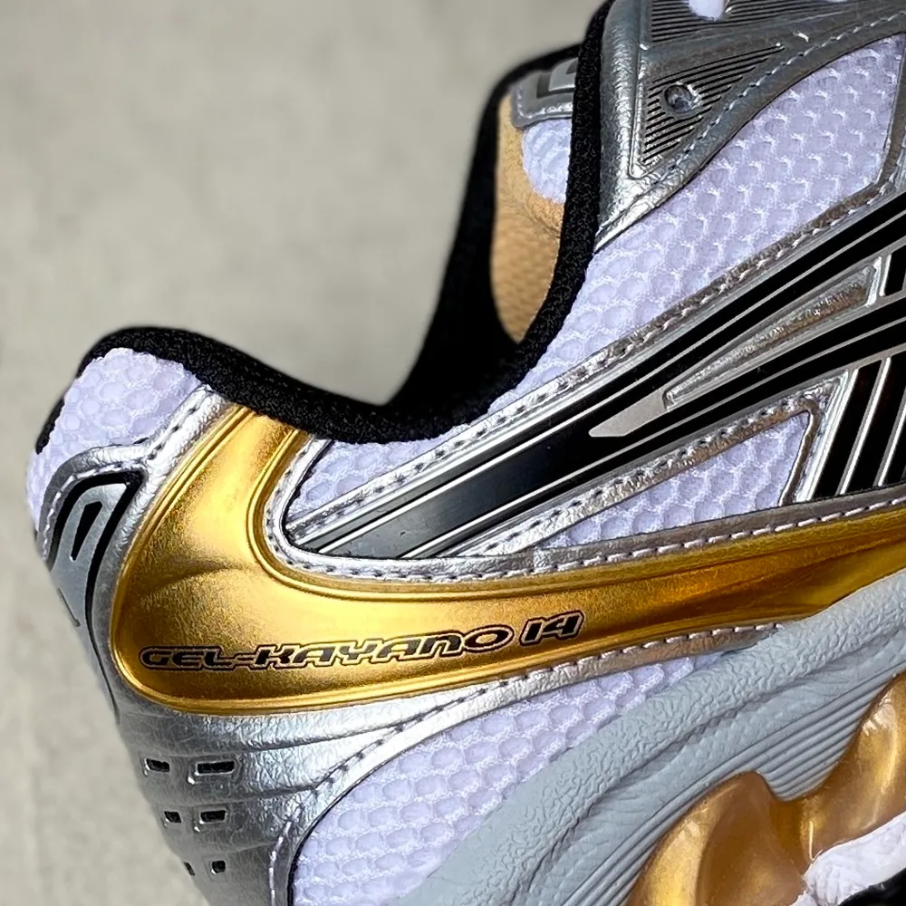 ASICS GEL-KAYANO 14 “Black/Pure Silver”、“White/Pure Gold” が11月6日(木)再販