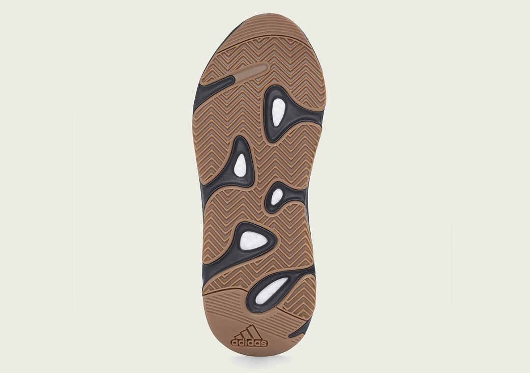 YEEZY BOOST 700 “Utility Black” が発売