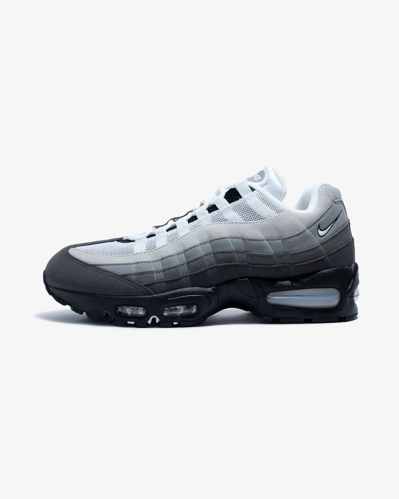NIKE AIR MAX 95 BIG BUBBLE “Granite” が UNDEFEATED オンラインにて発売