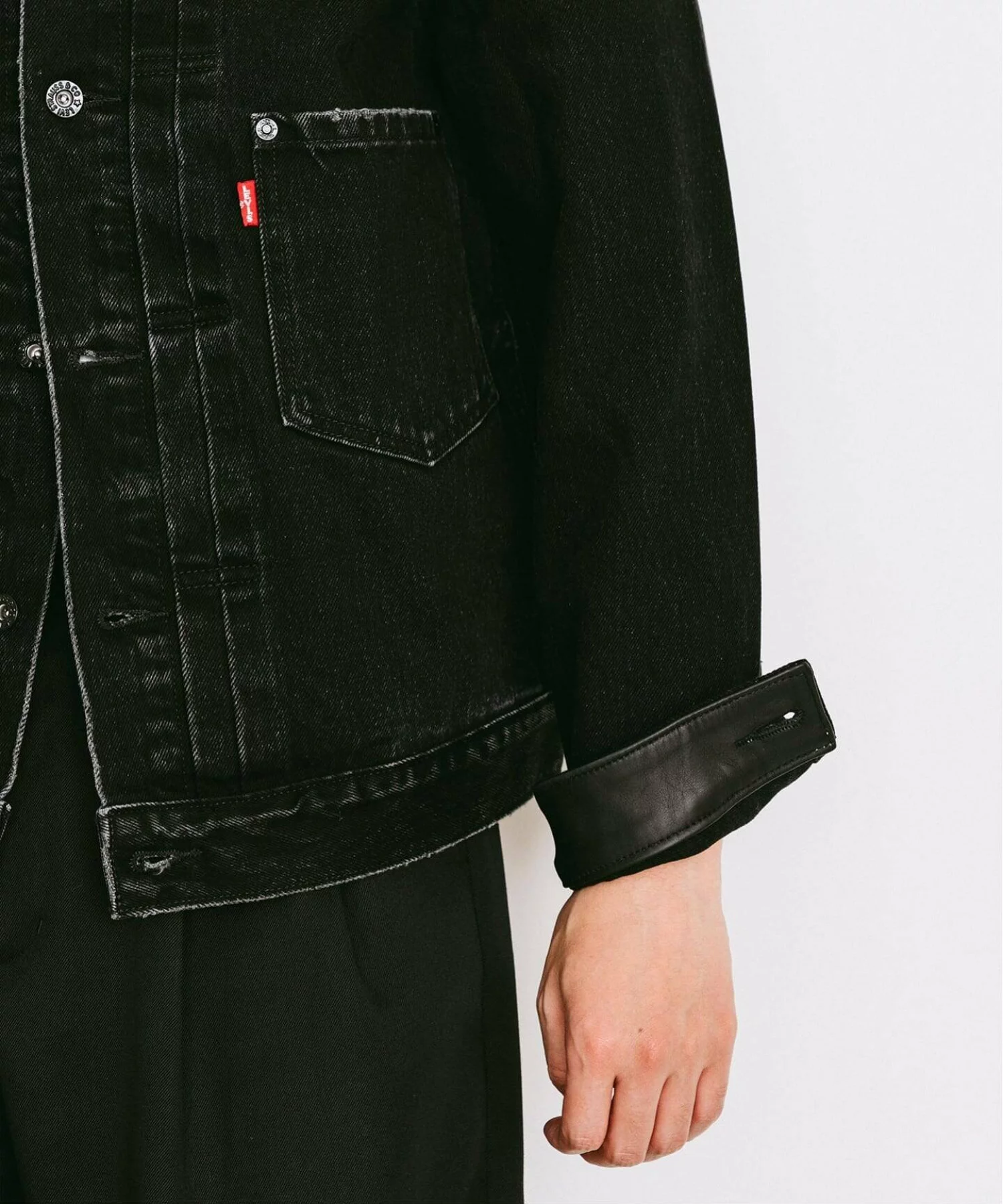 EDIFICE × Levi’s®『2nd Type Tracker Jacket』の先行予約が開始