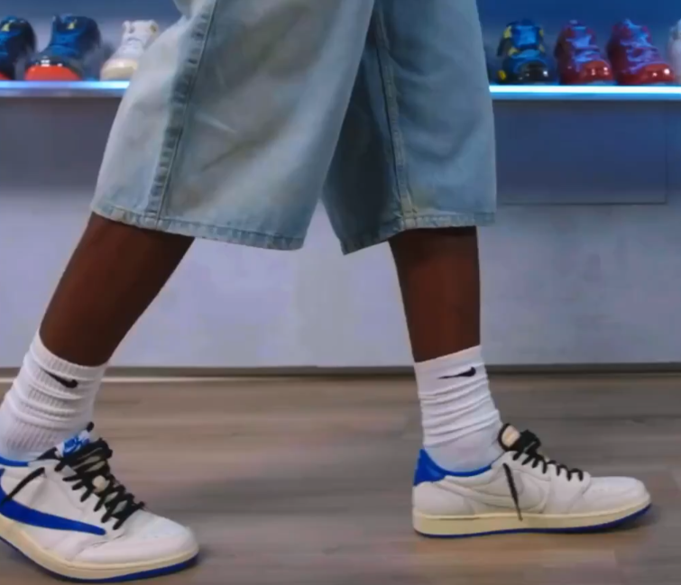 Travis Scott × fragment design × NIKE AIR JORDAN 1 LOW “Sail/Military Blue” の最新情報を随時更新