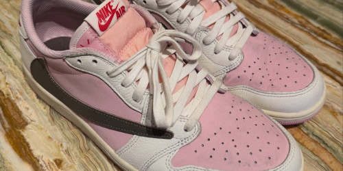 Travis Scott × NIKE AIR JORDAN 1 LOW “Shy Pink” のサンプルが公開