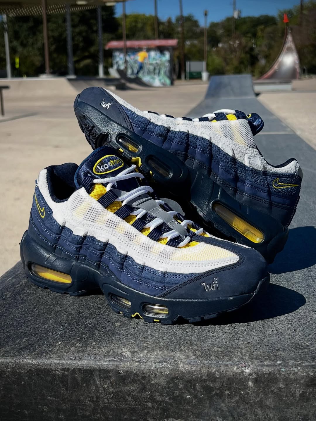 Eric Koston × NIKE SB AIR MAX 95 “Obsidian Speed Yellow” が海外ストアにて発売