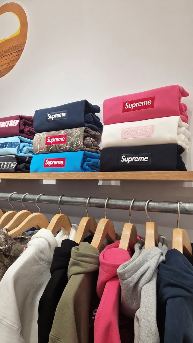 Supreme 2025年秋冬コレクション WEEK15 の海外スナップが公開