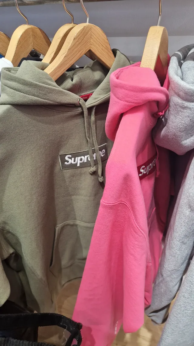 Supreme 2025年秋冬コレクション WEEK15 の海外スナップが公開