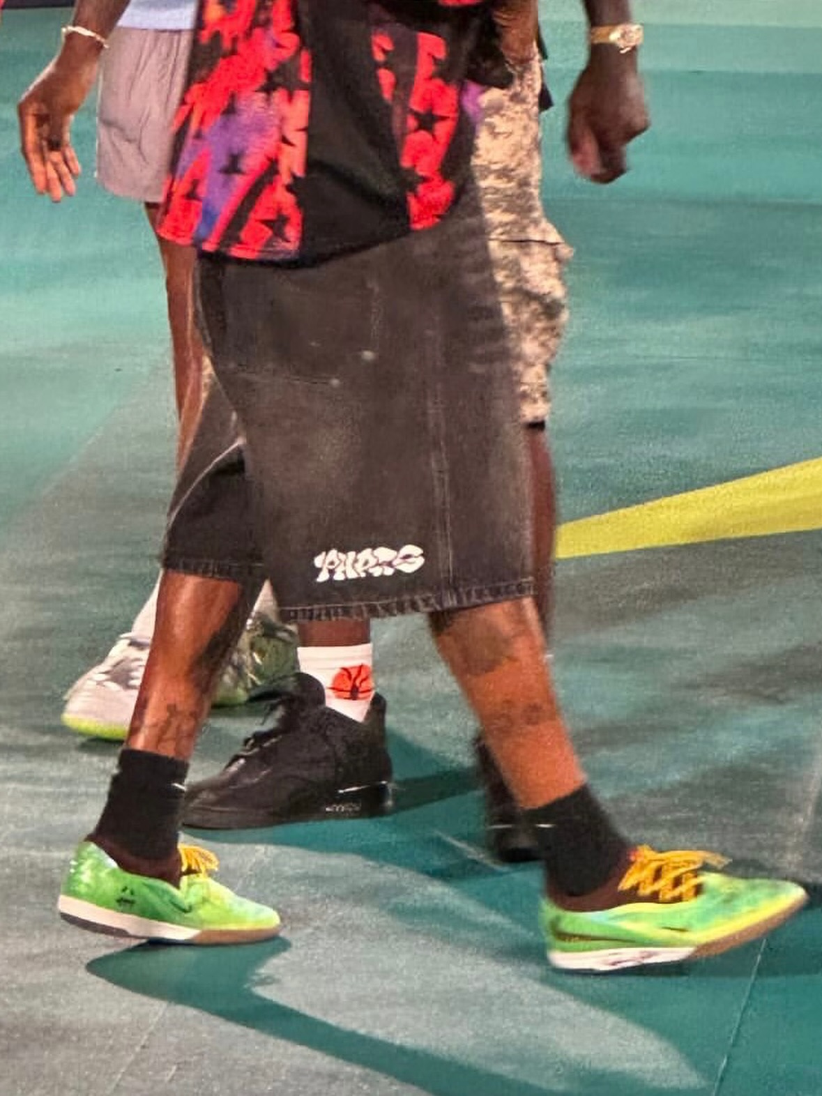 Travis Scott が NIKE のサッカー&アートイベント  “Toma El Juego Miami”  に登場