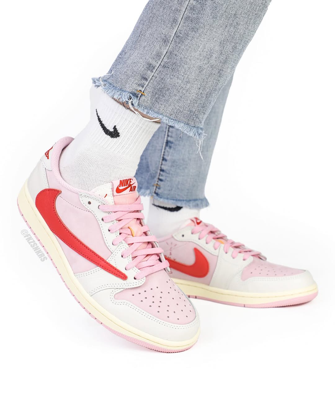 Travis Scott × NIKE AIR JORDAN 1 LOW “Shy Pink” が2026年夏に発売予定