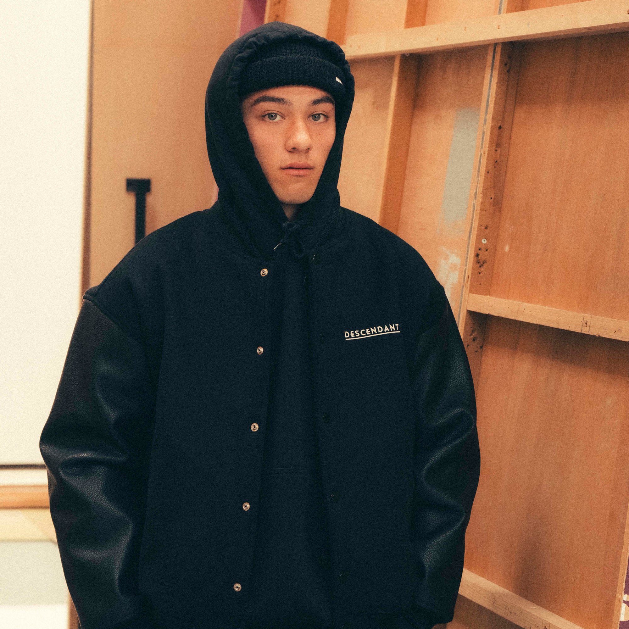 WTAPS 西山徹 が手掛ける DESCENDANT から『FLUKE UP VARSITY JACKET』が2月27日(木)発売