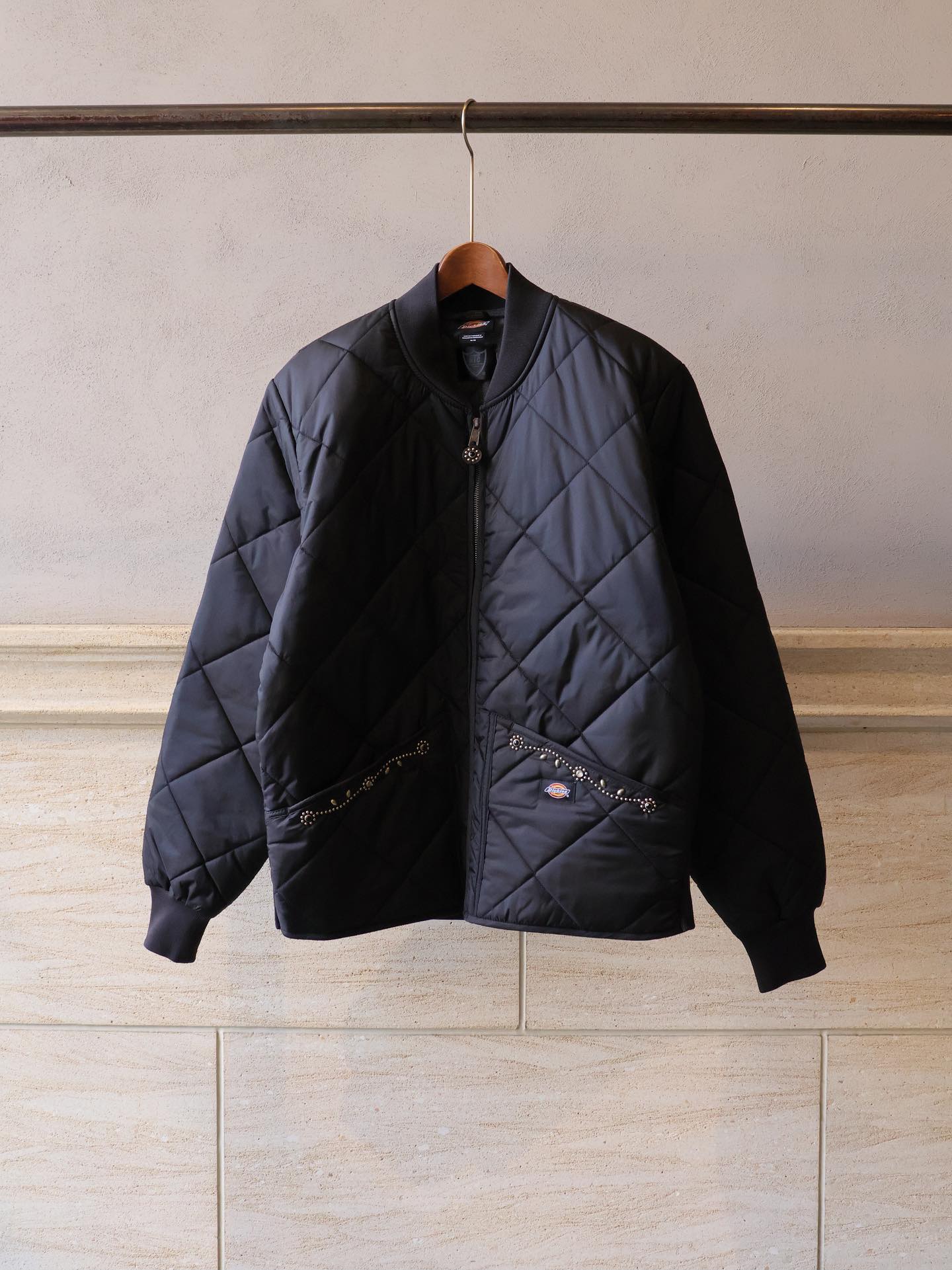 HTC × Dickies『Diamond Quilt Jacket』が発売