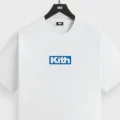 KITH の2025年ウィンターコレクションより Retro Logo Tee が発売