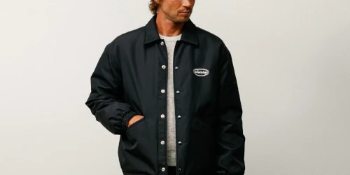 Stüssy『Coaches Jacket』が特別価格で発売