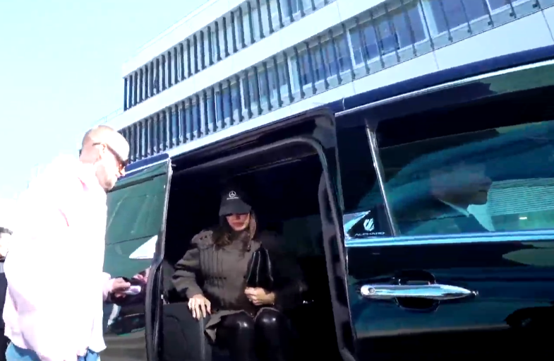 Justin Bieber が SKYLRK in 東京ポップアップ day2 に妻ヘイリーと共に登場