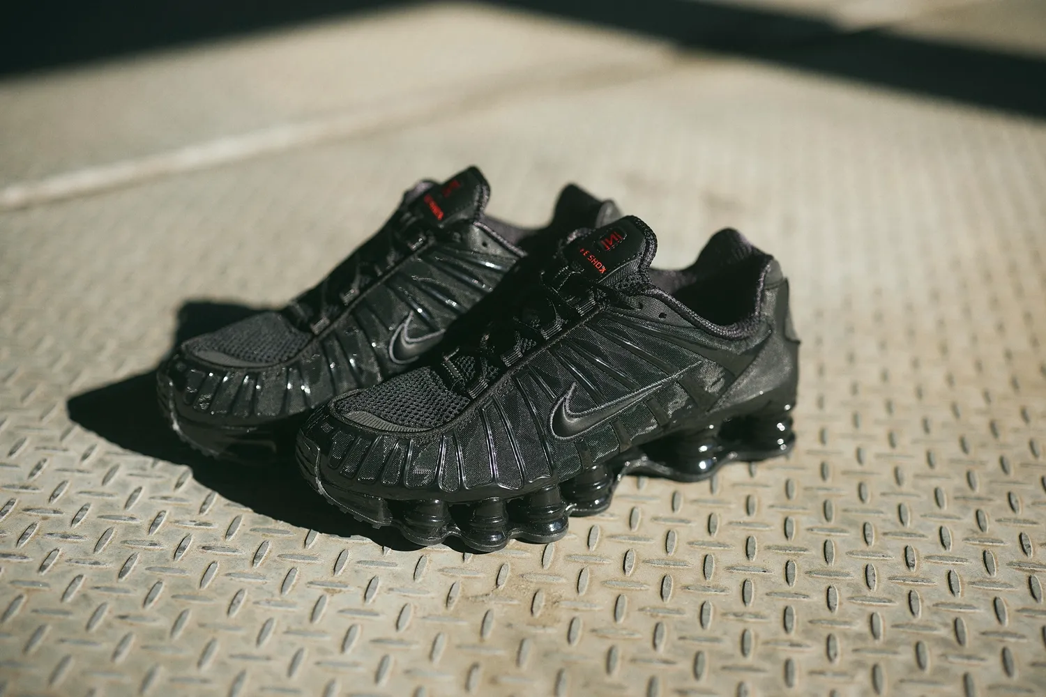 BILLY'S にて NIKE SHOX TL “Black” の予約販売が開始