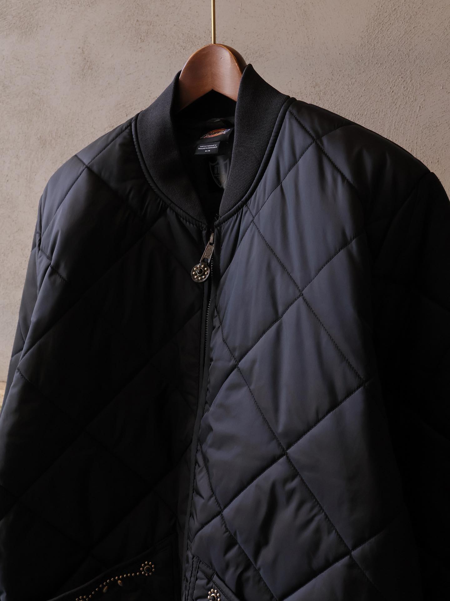 HTC × Dickies『Diamond Quilt Jacket』が発売