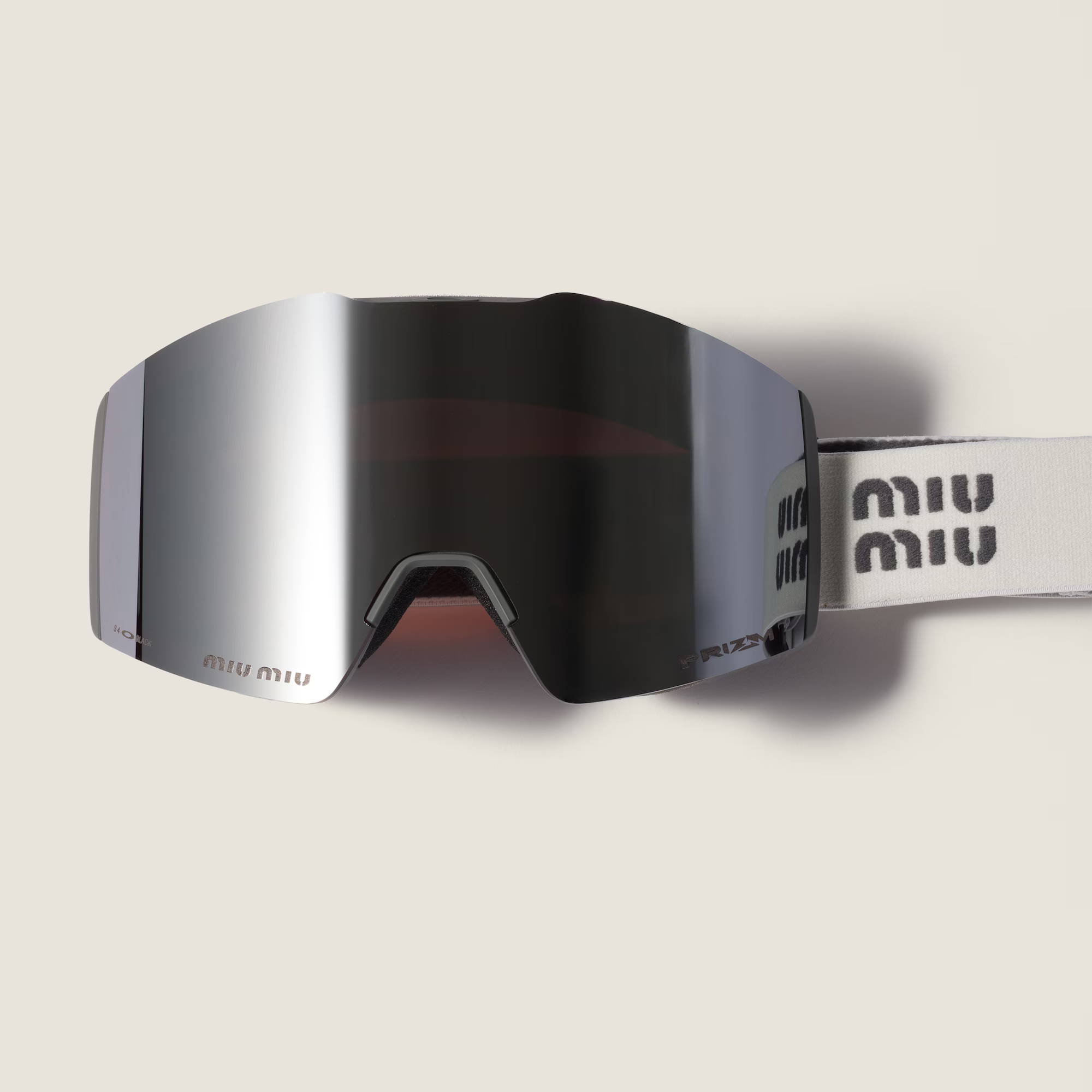 MIU MIU × Oakley の初コラボコレクション “Miu Miu by Oakley” が登場