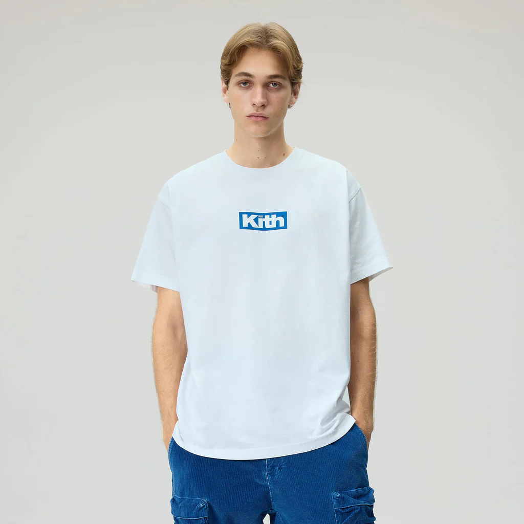 KITH の2025年ウィンターコレクションより Retro Logo Tee が発売